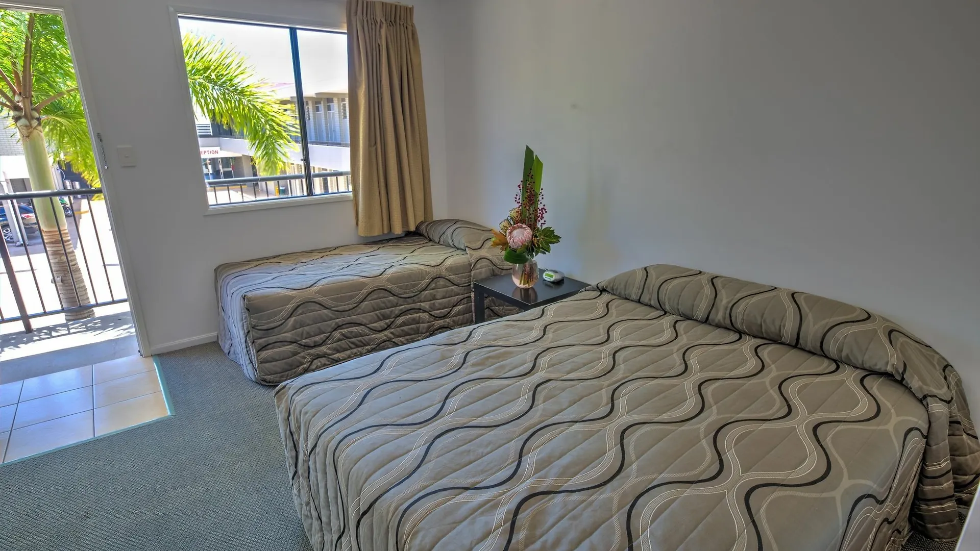 *** Hotel The Queens Gladstone Australia