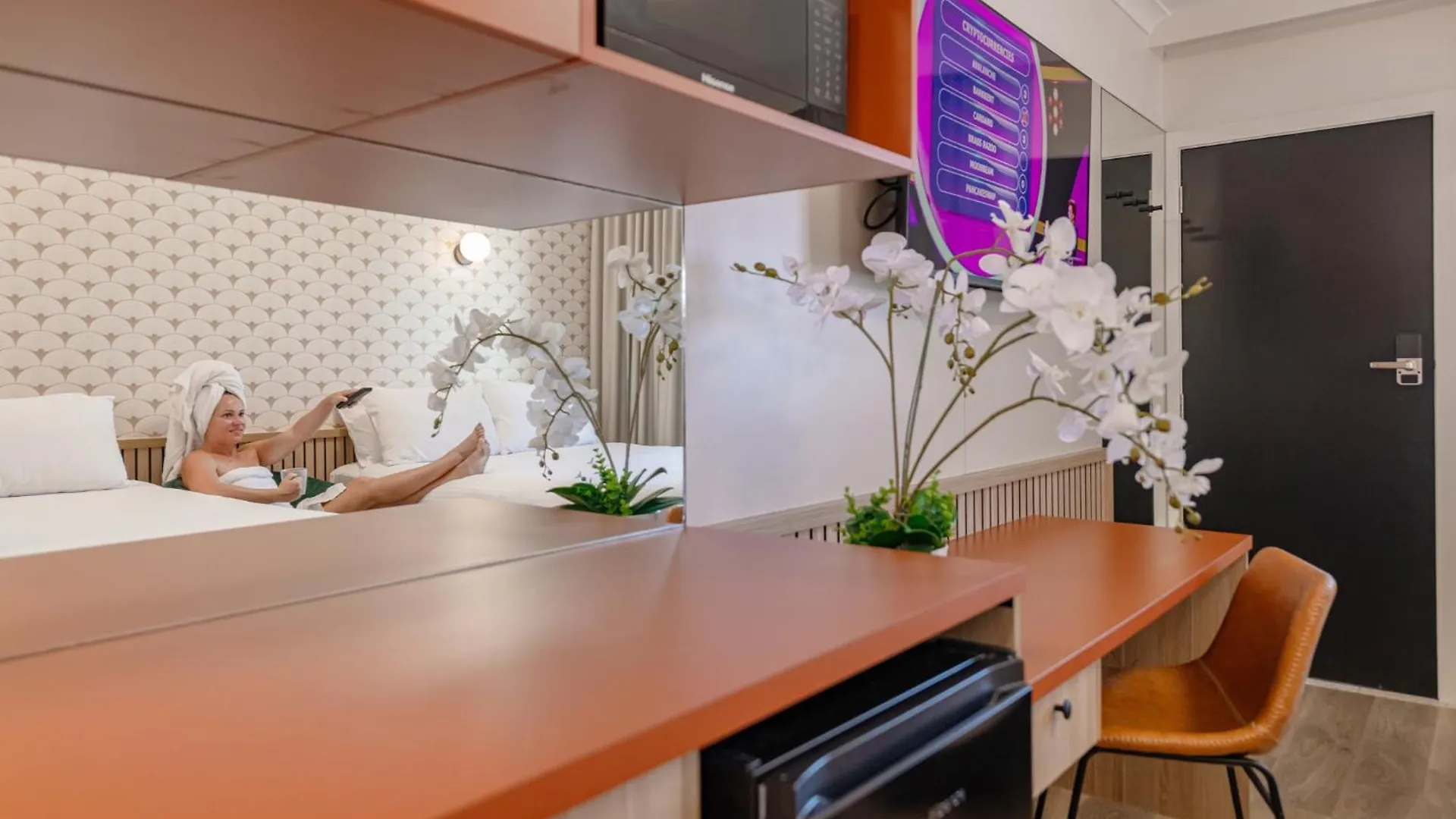 *** Hotel The Queens Gladstone Australia
